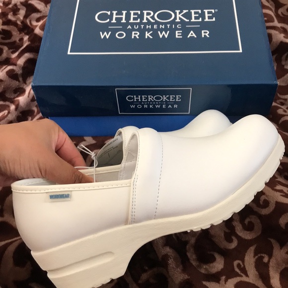 Clogs - Picture 2 of 5